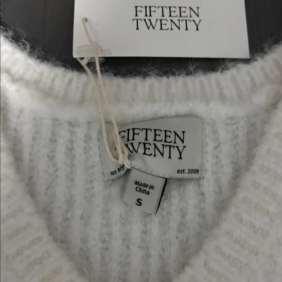 FIFTEEN TWENTY NICOLE SWEATER TANK NWT never worn very soft - Picture 2 of 3